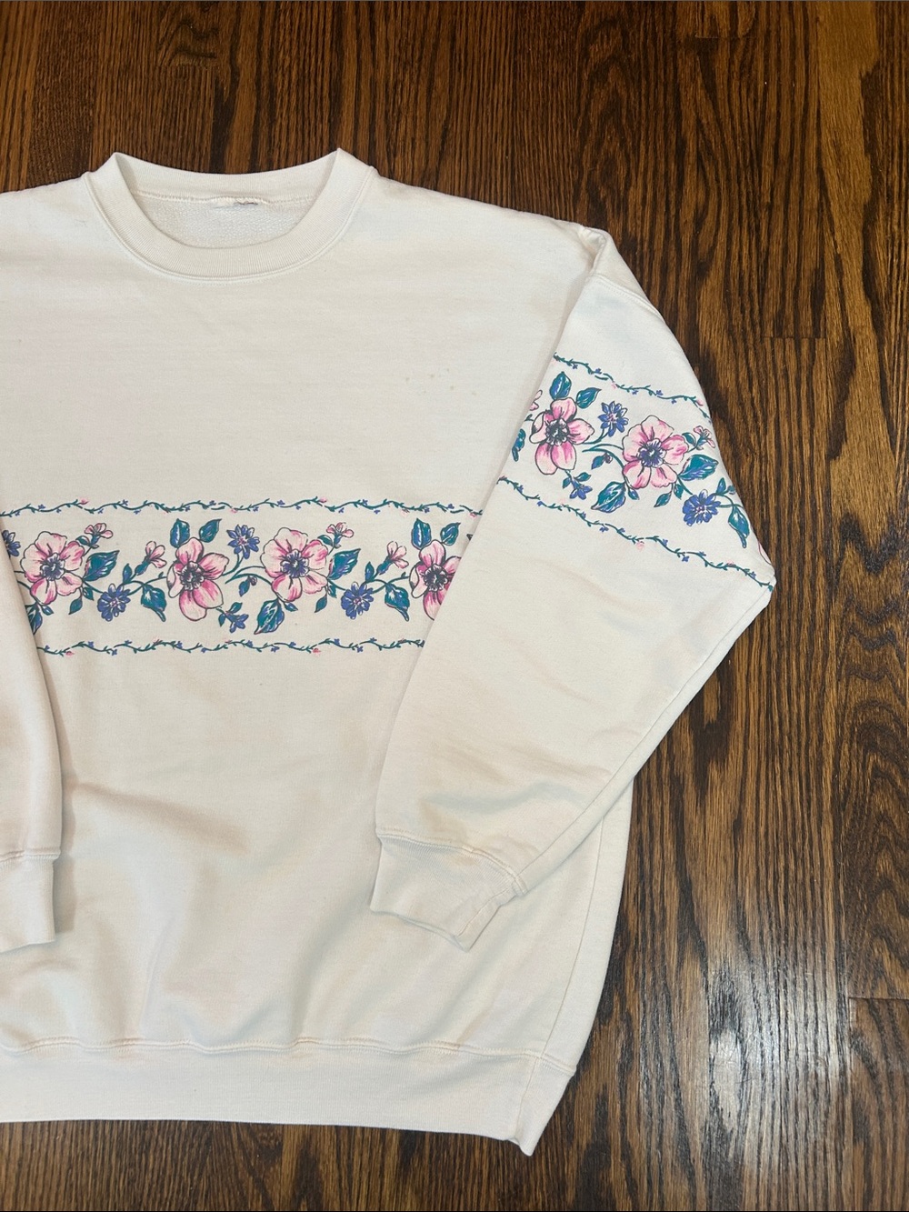 Vintage 90s Floral Sweatshirt - Picture 4 of 10